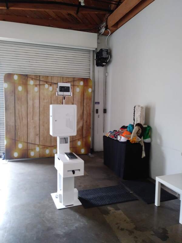 affordable photo booth rental service in los angeles